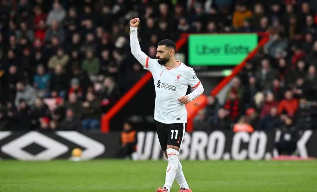 杏彩体育-国际比赛中的悬念，球员表现抢眼(国际比赛中的悬念,球员表现抢眼怎么办)