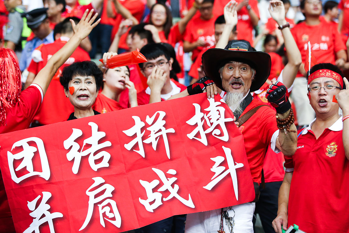 杏彩体育网页版-队员表现亮眼，助球队赢得宝贵胜利(队员表现亮眼,助球队赢得宝贵胜利的句子)