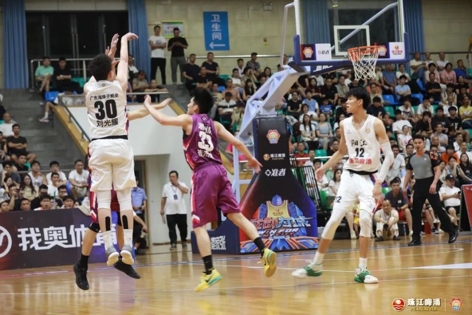 广东队在全国篮球锦标赛中打出失误，被誉为全场沸腾的简单介绍