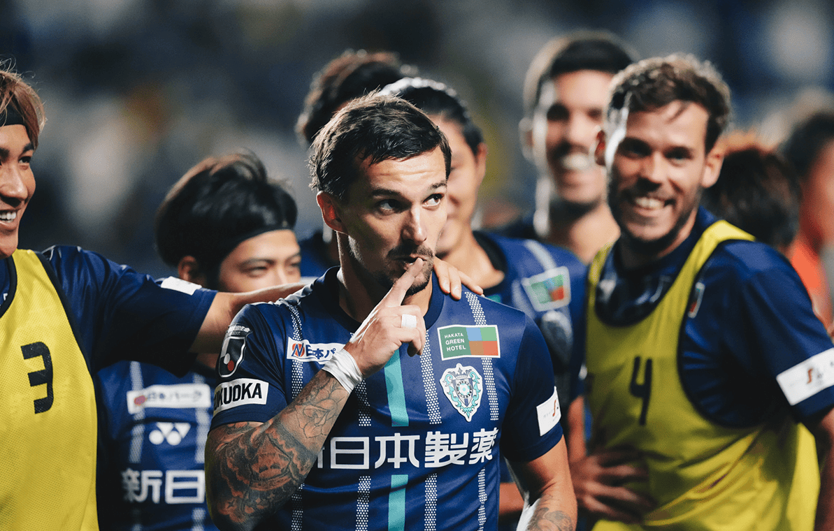 广岛三箭战胜对手，晋级下一轮比赛