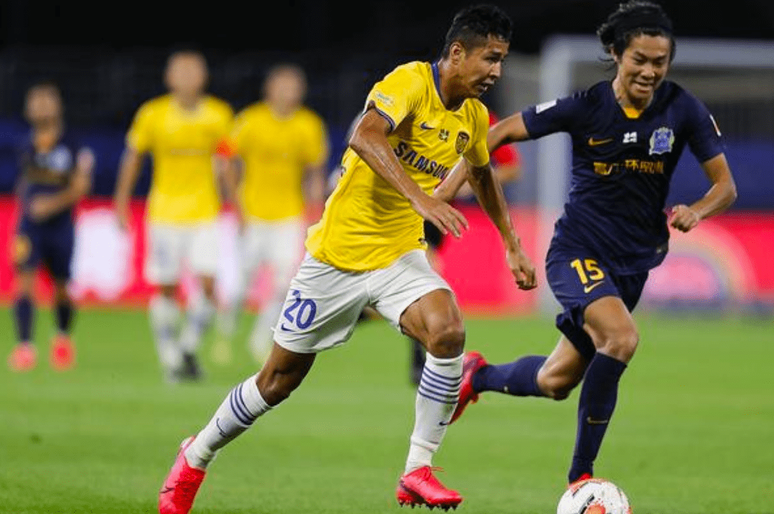 包含广州富力坐镇主场欲击败对手提升排名的词条