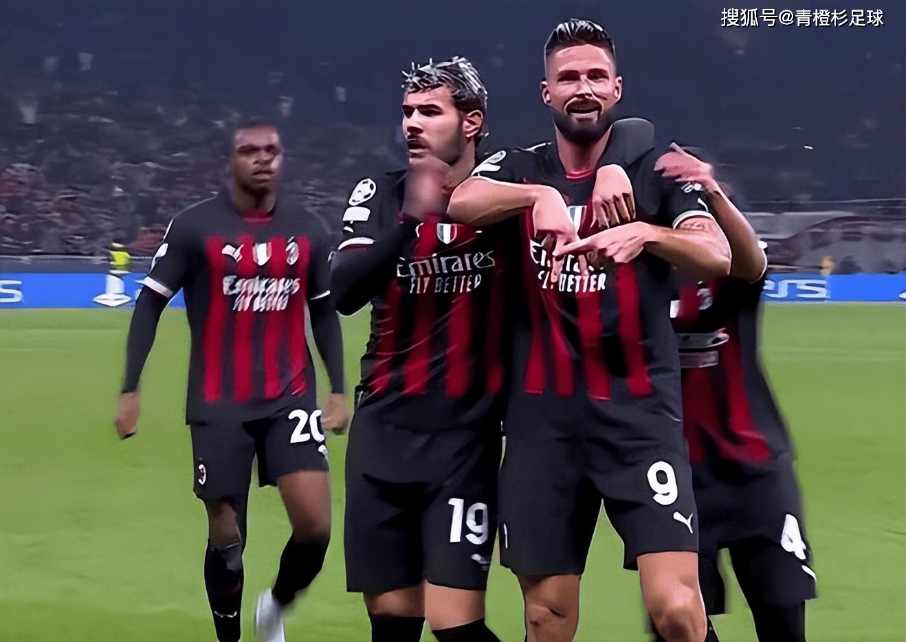 包含那不勒斯客场扳平逆境中展现团队凝聚力的词条