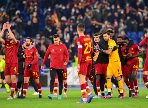 曼奇尼领导的亚特兰大队在比赛中获得胜利的简单介绍