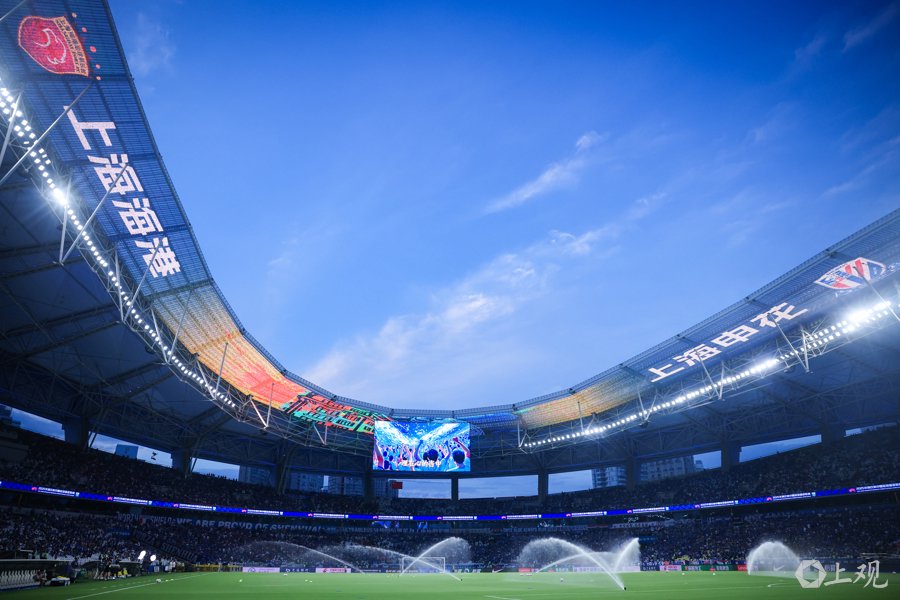 上海绿地申花在主场力克重庆力帆，取得胜利