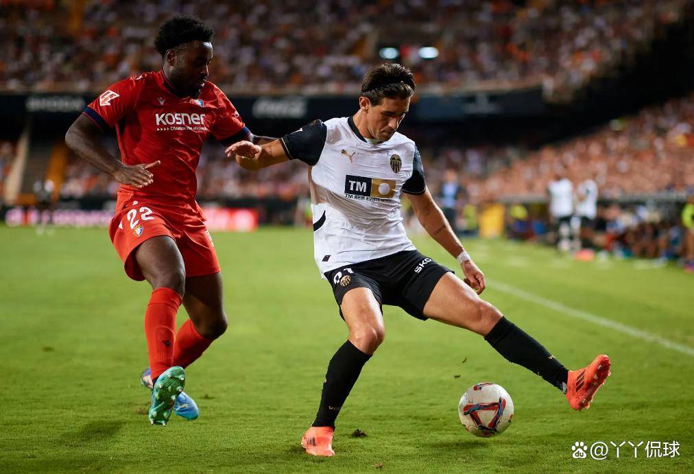 包含瓦伦西亚遭遇惨败，保级前景堪忧的词条