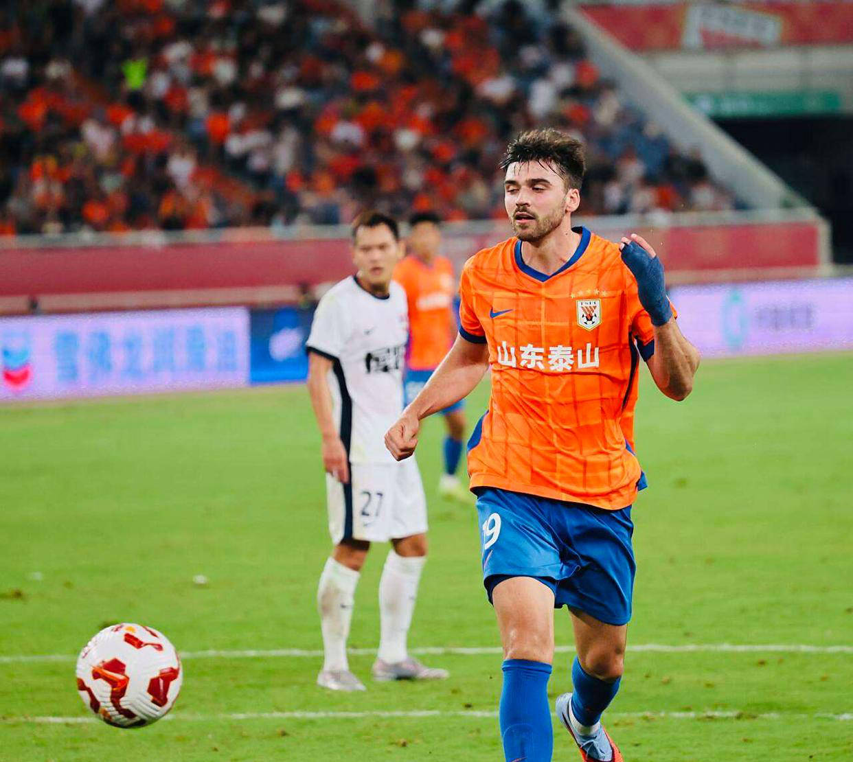 杏彩体育平台-新晋球员登场，表现突出成为焦点的简单介绍