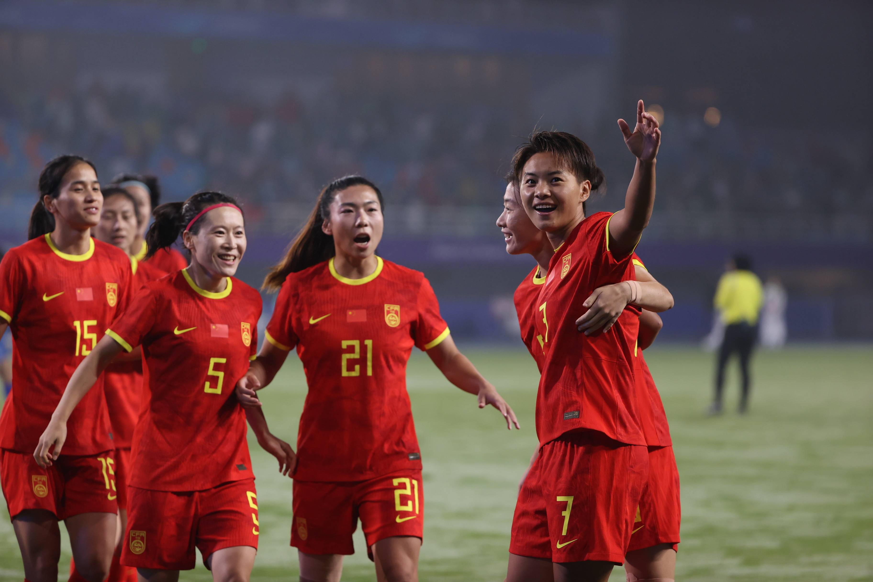 亚洲女足决赛上一支队伍表现出色