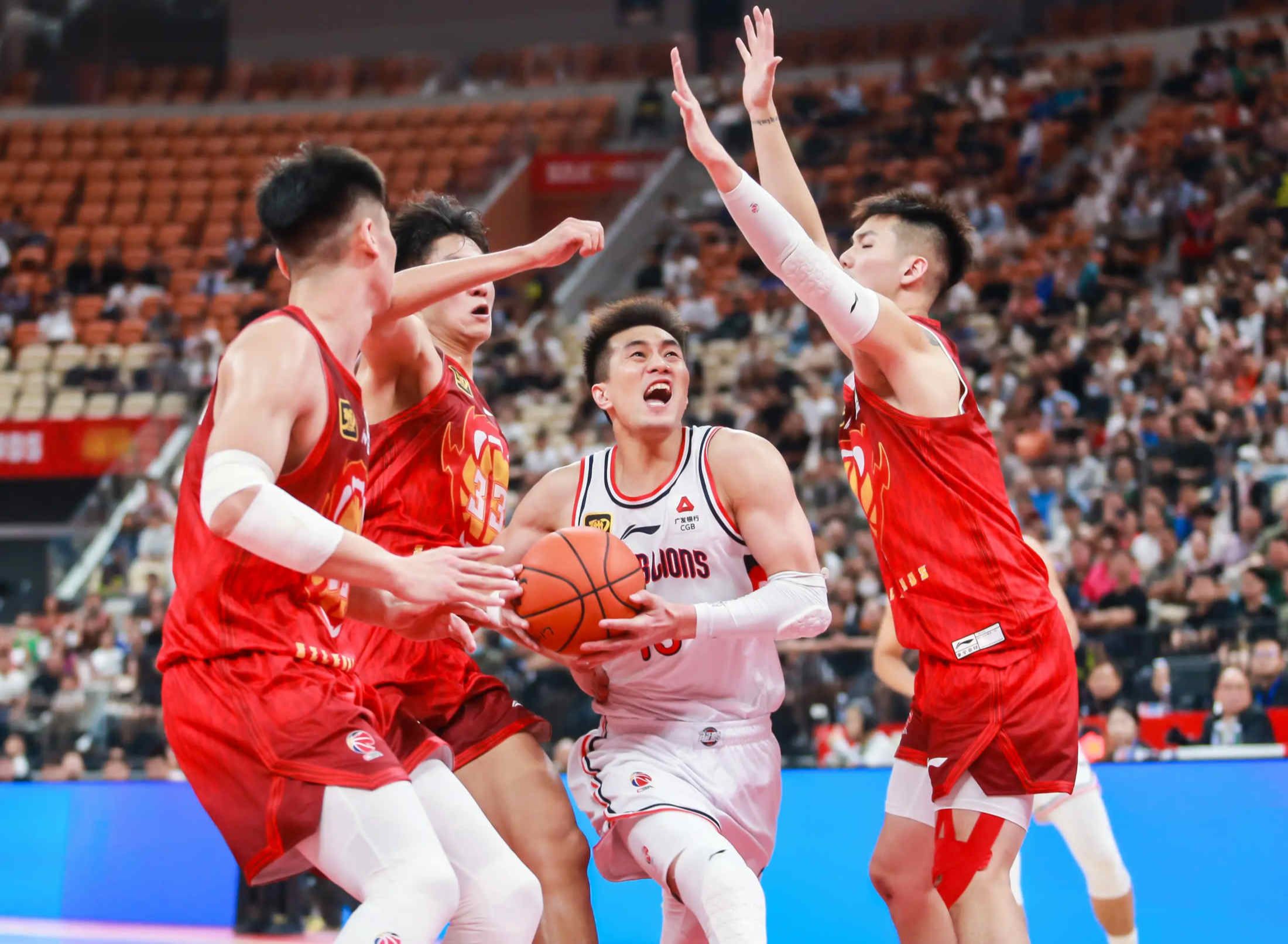 杏彩体育-队员情绪失控，导致比赛失利