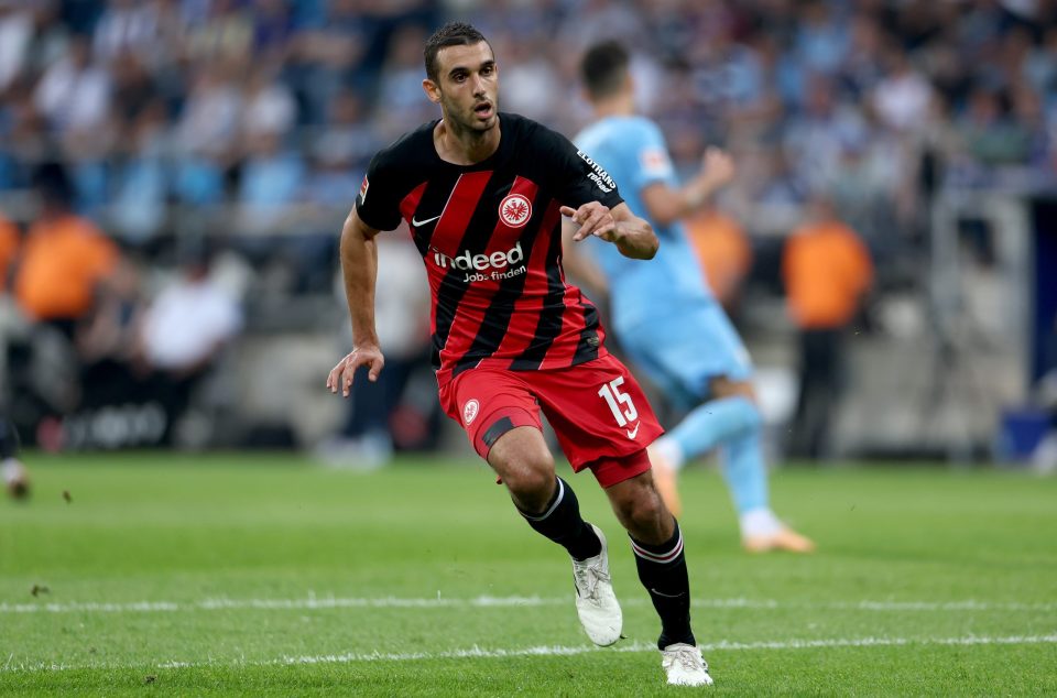 包含法兰克福小胜法兰克福尽显实力的词条