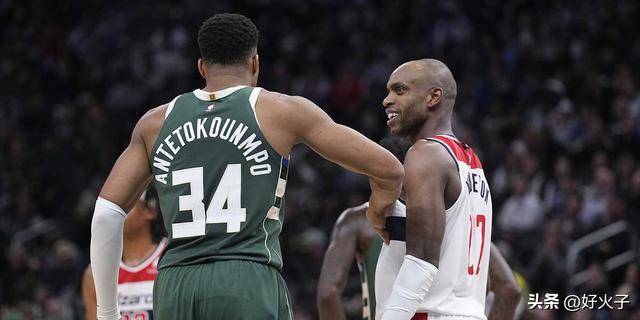 雄鹿客场告捷，米德尔顿砍下+