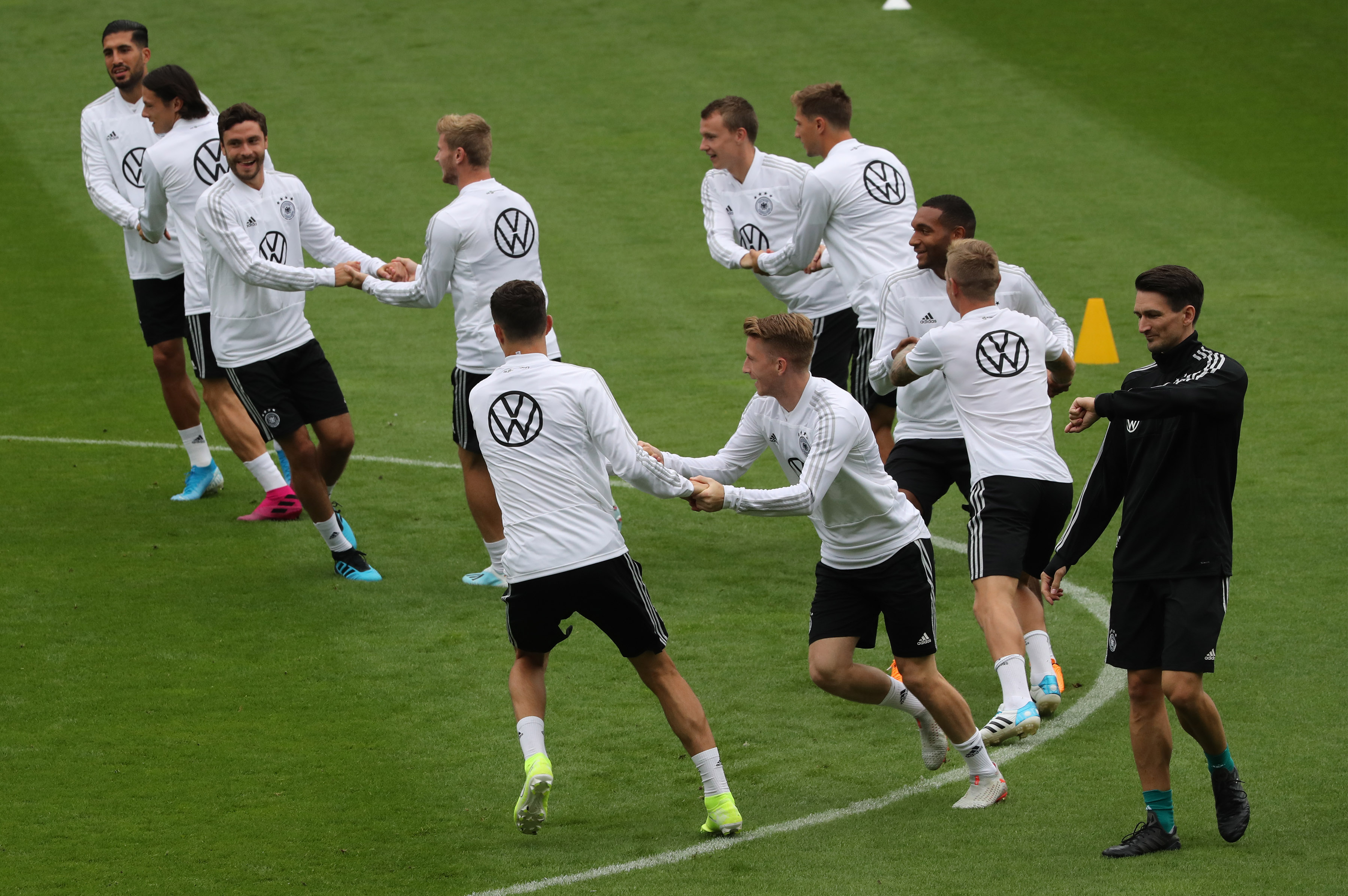 杏彩体育网页版登录入口-包含哥斯达黎加队备战欧预赛，追逐成功的词条